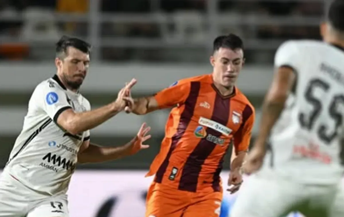 Borneo FC berhasil meraih kemenangan tipis 1-0 atas Persija Jakarta dalam lanjutan pekan ke-31 Liga 1 2024/2025. (Sumber: Instagram/@borneofc.id)