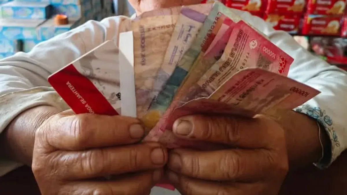 KPM yang terdaftar sebagai penerima bantuan, berhak atas dana banaoa dari pemerintah. (Sumber: Facebook/@Okta Maryana Dewi)