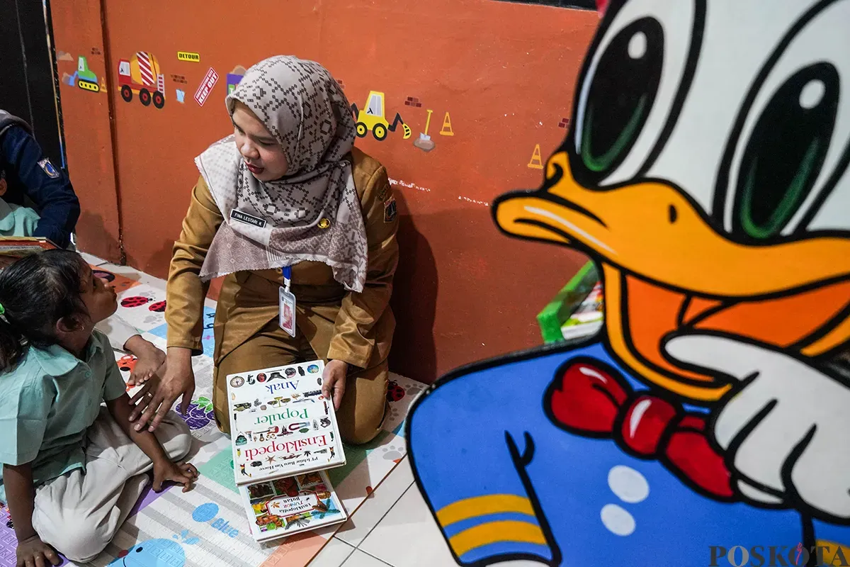 Sejumlah anak balita bermain serta belajar di Taman Anak Sejahtera (TAS) Arutala di Kebon Bawang, Tanjung Priok, Jakarta Utara, Senin, 5 Mei 2025. (Sumber: Poskota/Bilal Nugraha Ginanjar)