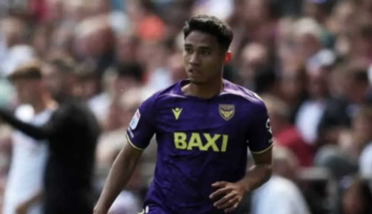 Pemain Timnas Indonesia, Marselino Ferdinan, mencatatkan sejarah dengan melakukan debutnya di ajang Championship bersama Oxford United pada Sabtu, 3 Mei 2025. (Sumber: Instagram/@oufcofficial)