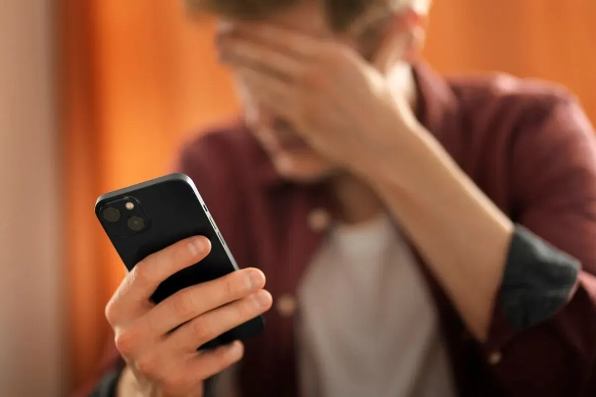 Menghentikan SMS spam pinjol yang efektif. (Sumber: Freepik)