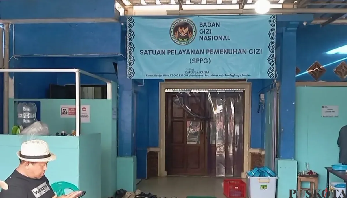 Suasana dapur MBG di di Kecamatan Menes, Kabupaten Pandeglang. (Sumber: Poskota/Samsul Fatoni)