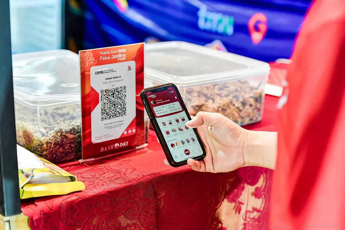 Ilustrasi aplikasi JakOne Mobile Bank DKI yang menampilkan layanan transaksi nasabah. (Sumber: Bank DKI)