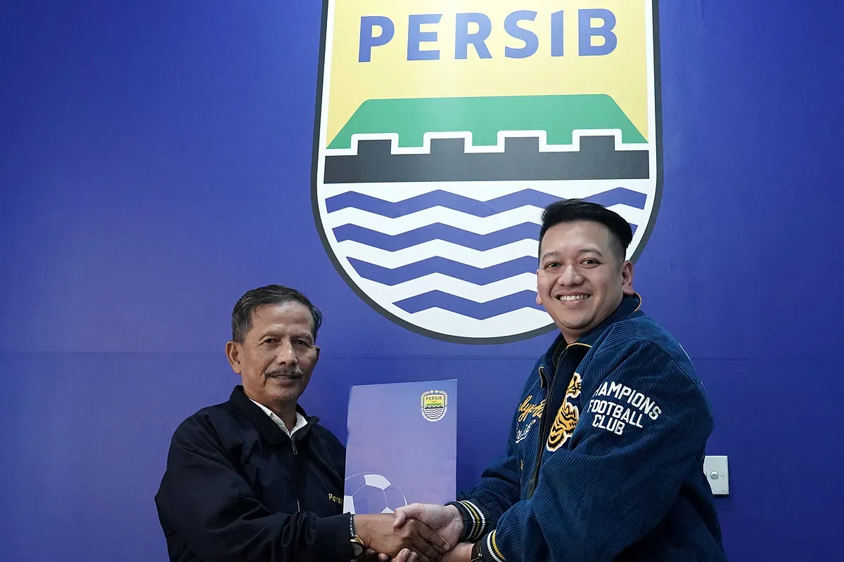 Perjalanan karier Djadjang Nurdjaman lengkap setelah mencicipi gelar juara bersama Persib sebagai Direktur Teknik. (Sumber: Media Officer Persib Bandung)