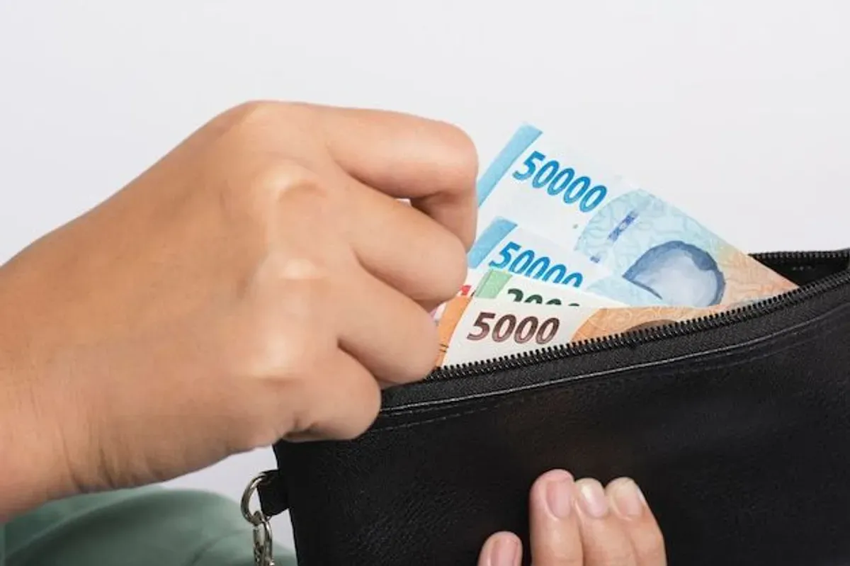 Pinjaman tanpa jaminan adalah bentuk fasilitas kredit yang diberikan kepada individu tanpa memerlukan agunan sebagai syarat pencairan. (Sumber: Freepik)