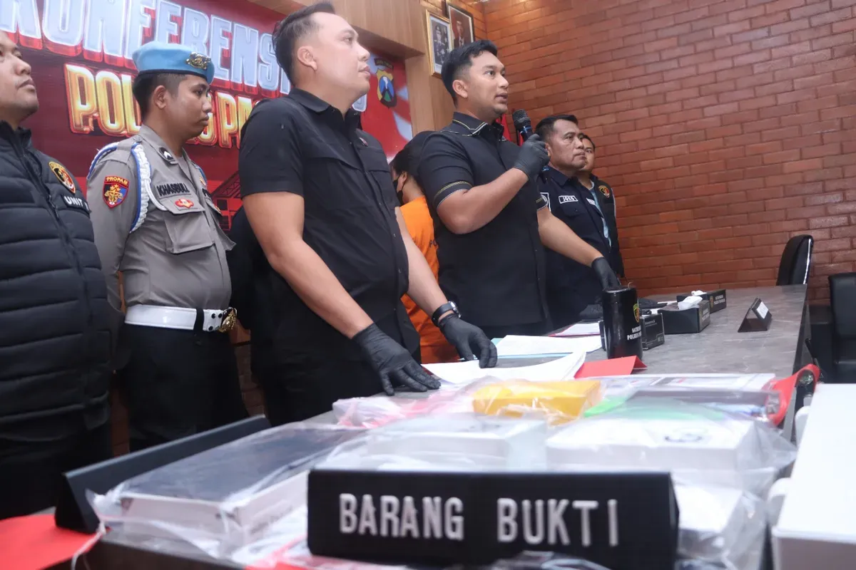 Viral Ibu Rumah Tangga Pakai 195 Data Pribadi Orang untuk Pinjol, Berhasil Raup Rp2,9 Miliar (Sumber: polrespasuruankota)