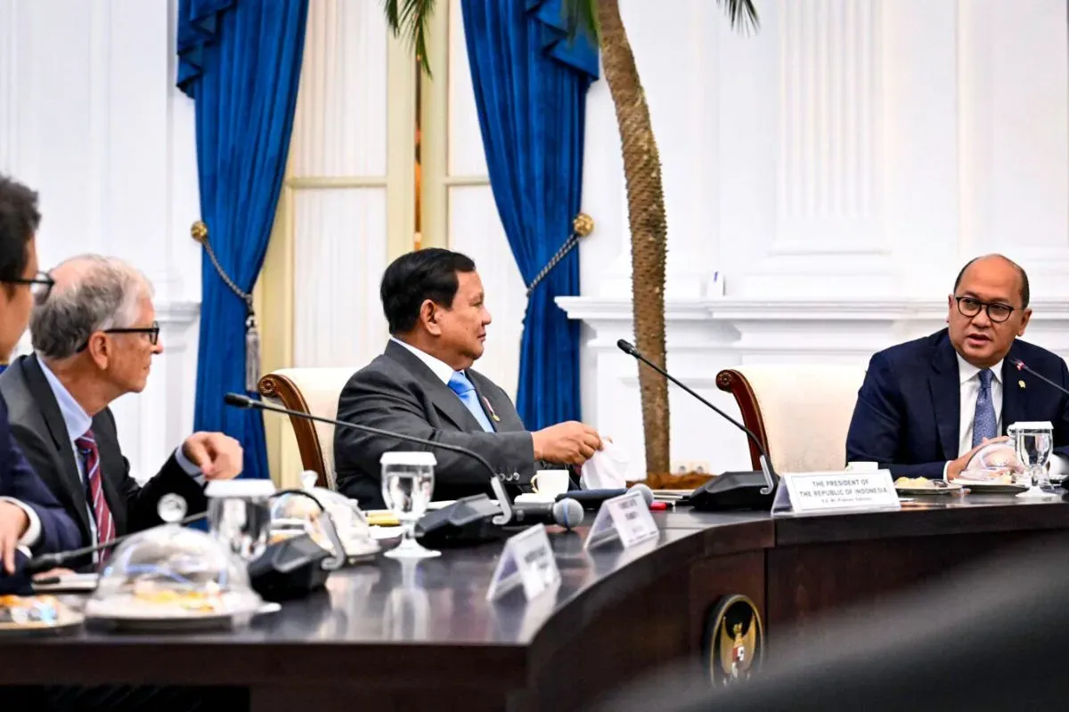 Presiden Republik Indonesia Prabowo Subianyo menerima kunjungan tokoh filantropi dunia sekaligus pendiri Gates Foundation Bill Gates. (Sumber: BPMI Setpres via setkab.go.id)