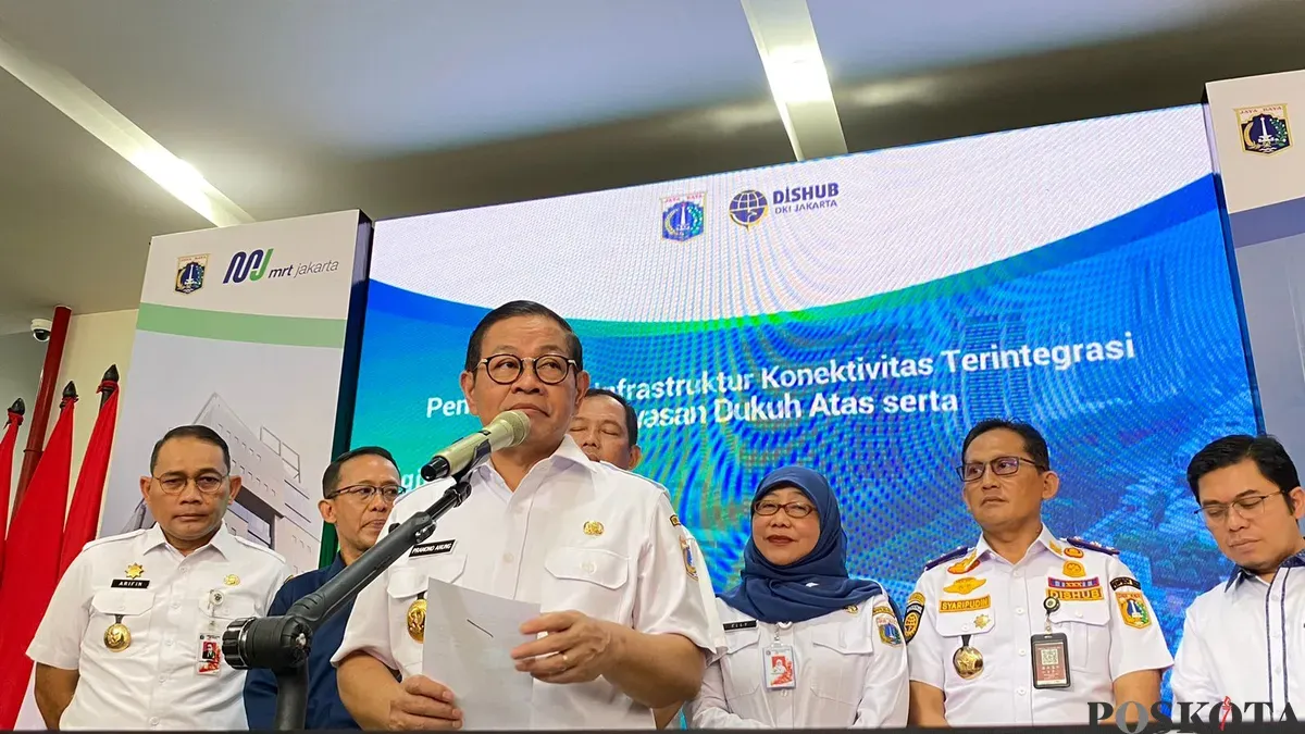 Gubernur Jakarta Pramono Anung saat memberikan pernyataan kepada awak media di Dukuh Atas, Jakarta Pusat, Rabu 7 Mei 2025. (Sumber: Poskota/M. Tegar Jihad)