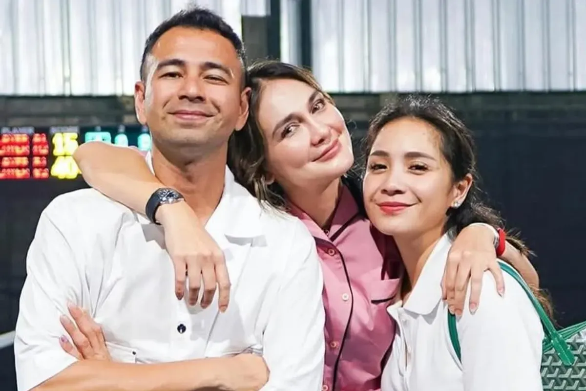 Ternyata pasangan ini yang menjadi Mak Comblang dari Luna Maya dan Maxime Bouttier hingga akhirnya memilih menikah. (Sumber: Instagram/@raffinagita1717)