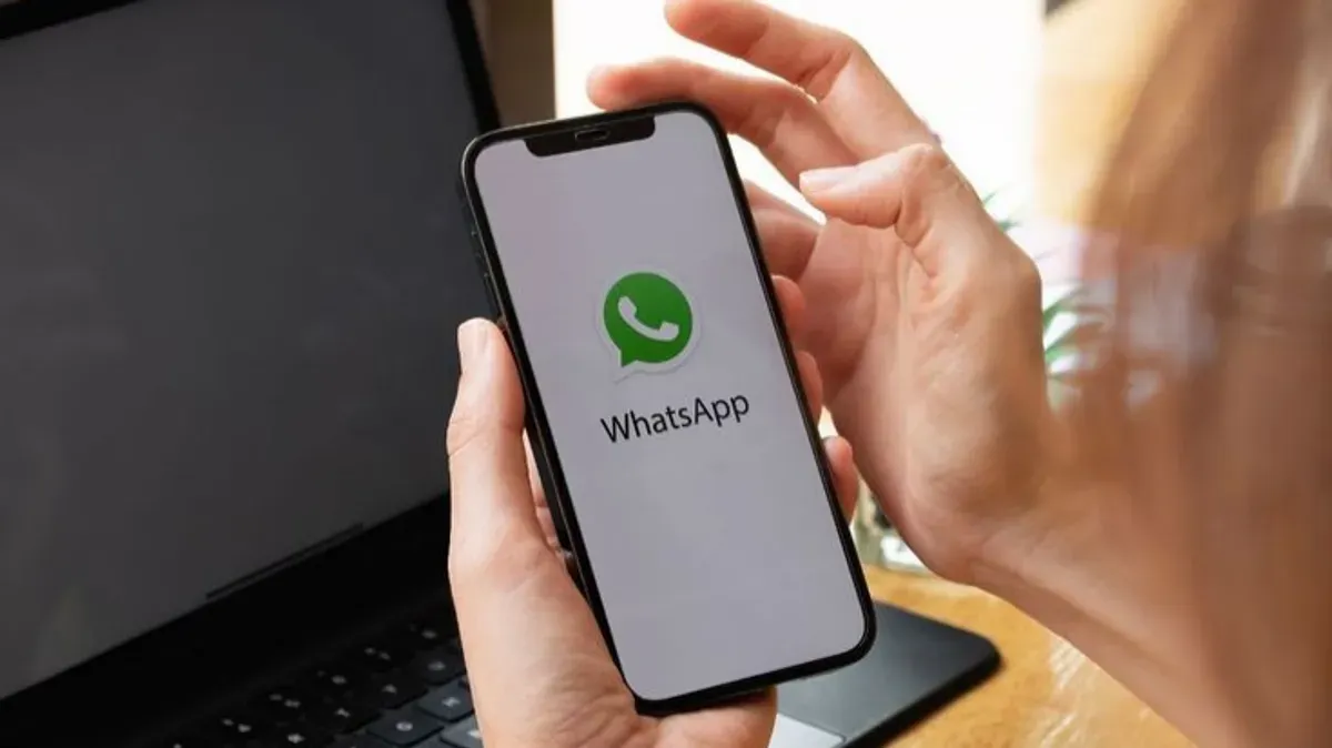 Kini kamu bisa menambahkan tautan langsung ke akun Instagram dari profil WhatsApp milikmu. (Sumber: Pinterest)