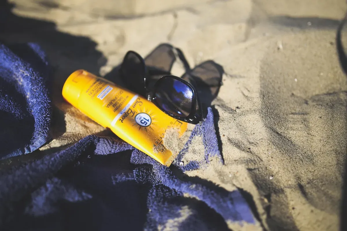 7 tips memilih sunscreen yang tepat sesuai jenis kulit wajah. (Sumber: Pixabay/kaboompics)