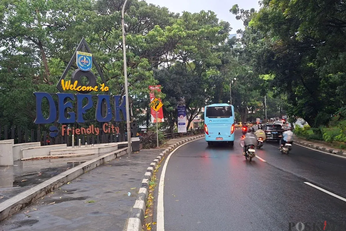 Lokasi penemuan pria yang tewas gantung diri di monumen Kota Depok, Kamis, 8 Mei 2025. (Sumber: Poskota/Angga Pahlevi)