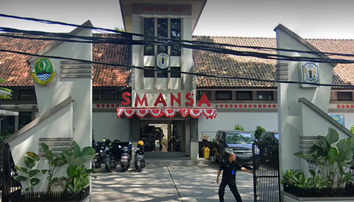 Kontroversi sengketa lahan SMAN 1 Bandung, PTUN memenangkan PLK, tapi pemerintah dan alumni menolak. Simak kronologi lengkap. (Sumber: Google Street View, 2025)