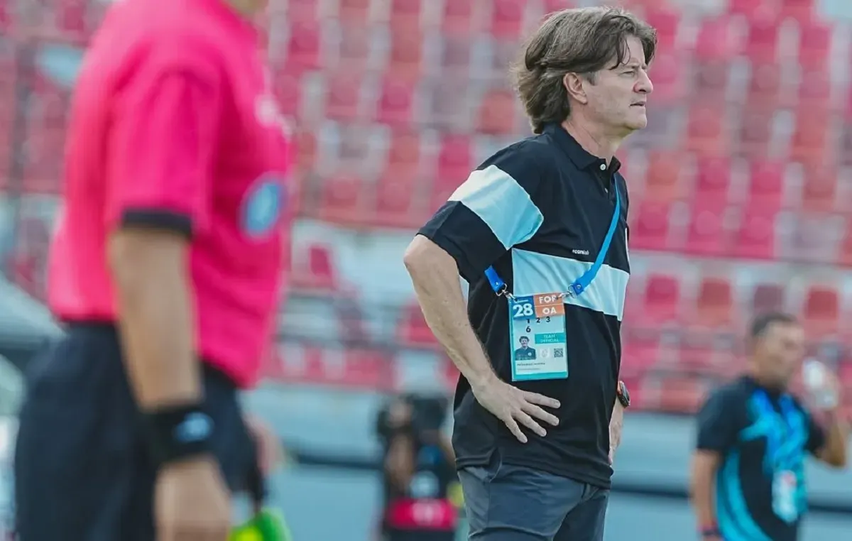 PSS Sleman dipastikan tampil tanpa sang pelatih, Pieter Huistra, saat bertandang ke markas PSIS Semarang pada laga pekan 32 Liga 1 2024-2025. (Foto: Instagram/@pssleman)