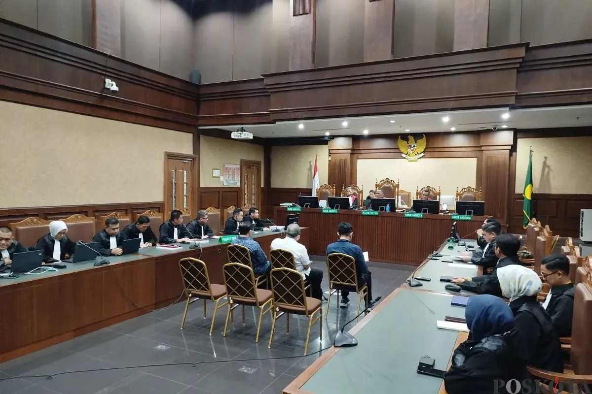 Sidang tiga hakim penerima suap kasus vonis Gregorius Ronald Tannur di Pengadilan Tindak Pidana Korupsi (Tipikor) Jakarta Pusat, Kamis, 8 Mei 2025. (Sumber: Poskota/Ramot Sormin)