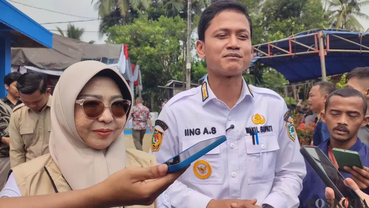 Bupati Pandeglang, R Dewi Setiani dan Wakil Bupati Pandeglang, Iing Andri Supriadi. (Sumber: Poskota/Samsul Fatoni)