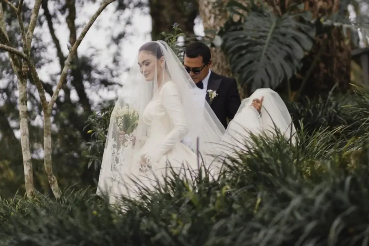 Potret Luna Maya di hari pernikahannya dengan Maxime Bouttier pada Rabu, 7 Mei 2025. (Sumber: Instagram/@lunamaya)