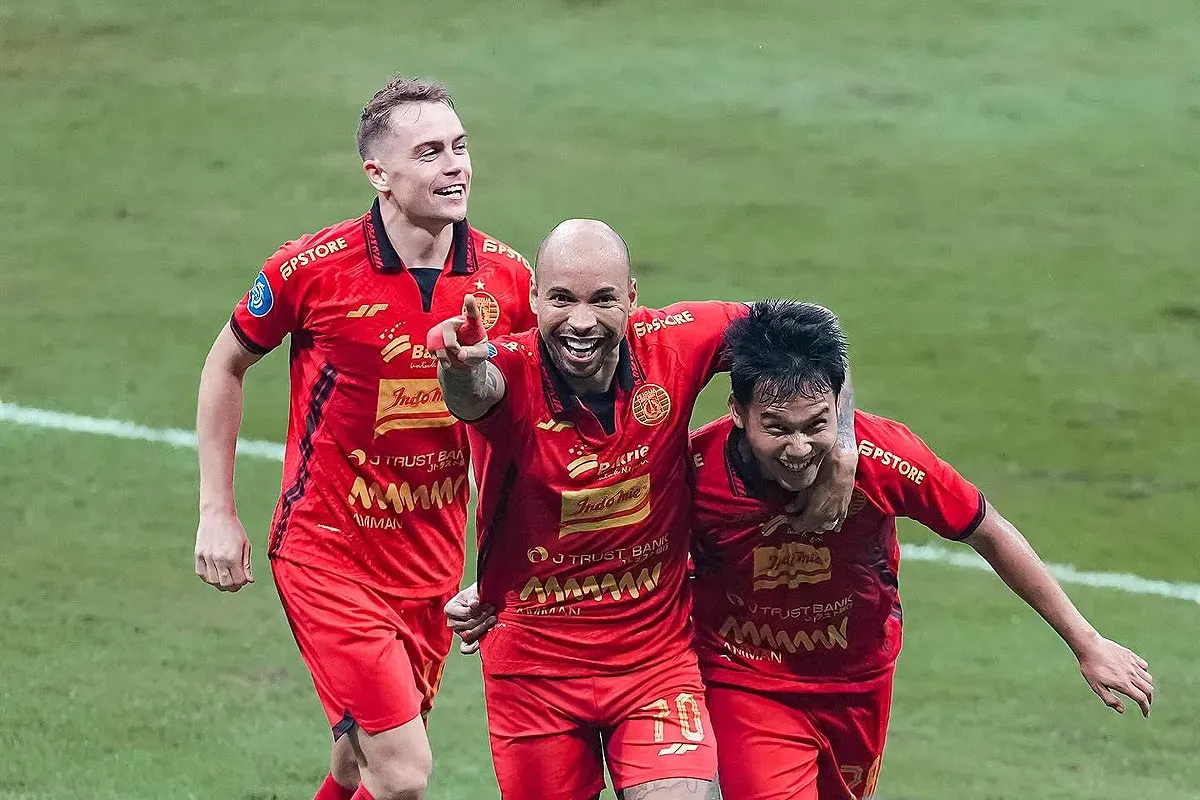 Striker Persija, Gustavo Almeida merayakan gol yang diciptakannya ke gawang Bali United di laga pekan 32 Liga 1 musim 2024-25. (Sumber: Instagram @persija)