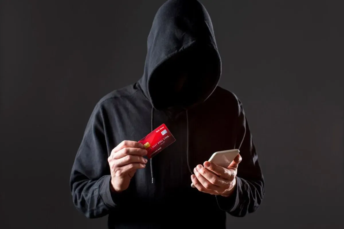 Begini modus penipuan pinjol ilegal yang biasa menjerat korban, bisa rugi jutaan rupiah. (Sumber: Freepik)