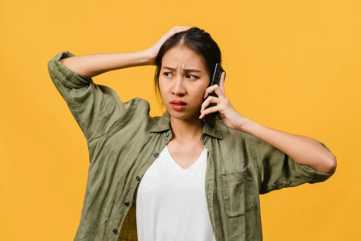 Anda sering dihubungi DC pinjol ilegal? Berikut tips cara menghadapinya dengan bijak. (Sumber: Freepik)