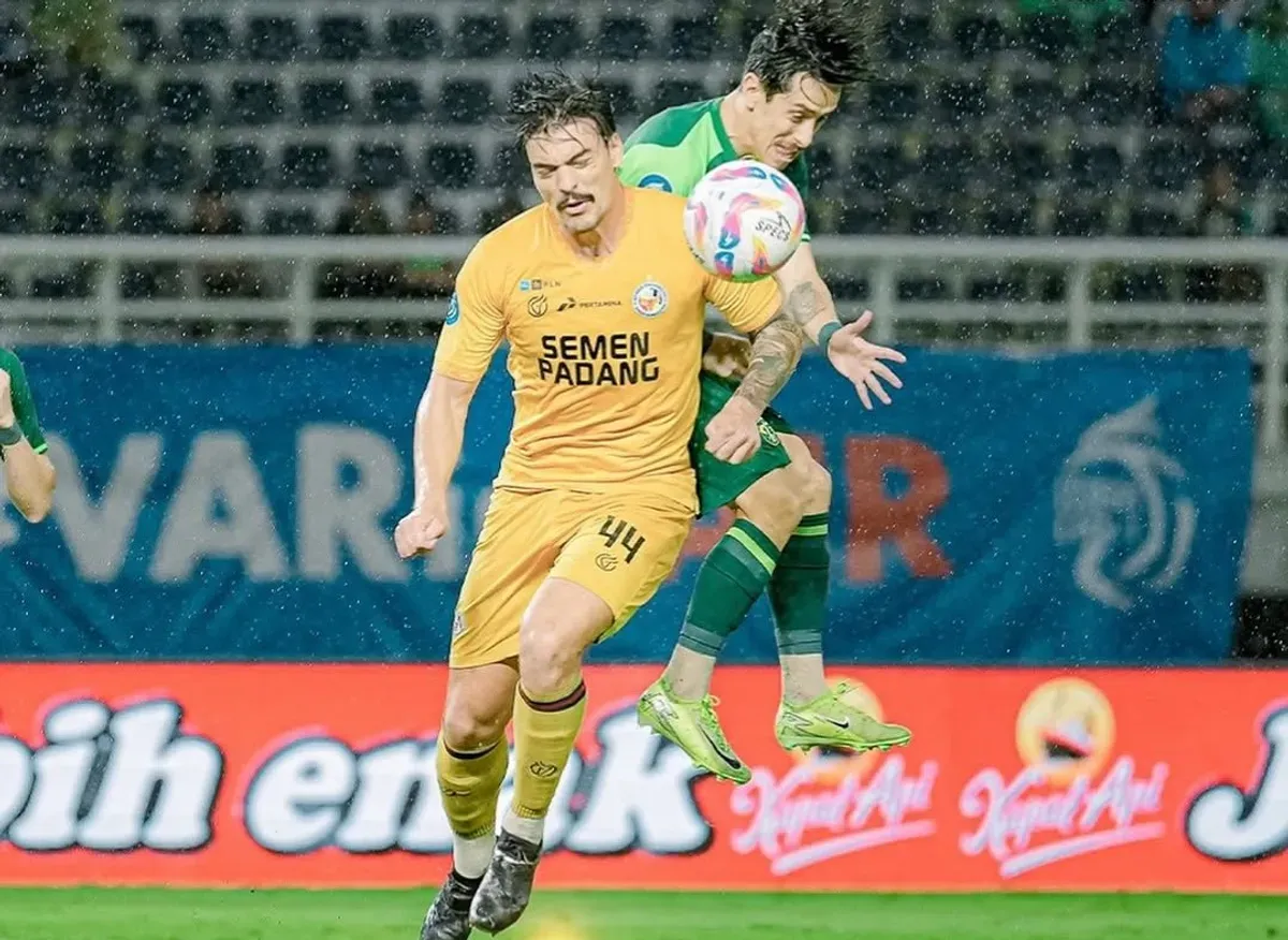 Hasil Persebaya vs Semen Padang di pertandingan terakhir pekan ke-32 Liga 1 2024-2025. (Foto: Instagram/@officialpersebaya)