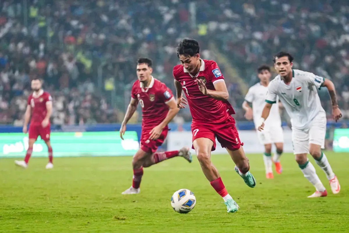 Rafael Struick dan Shayne Pattynama saat membela Timnas Indonesia menghadapi Irak di putaran 2 kualifikasi Piala Dunia 2026 zona Asia. (Sumber: PSSI)