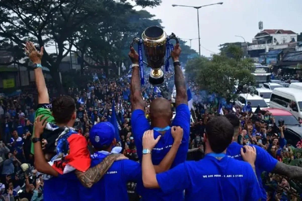 Persib Bandung akan melakukan konvoi perayaan juara Liga 1 202/2025, berikut ini rute dan jadwal terbarunya. (Sumber: persib.co.id)