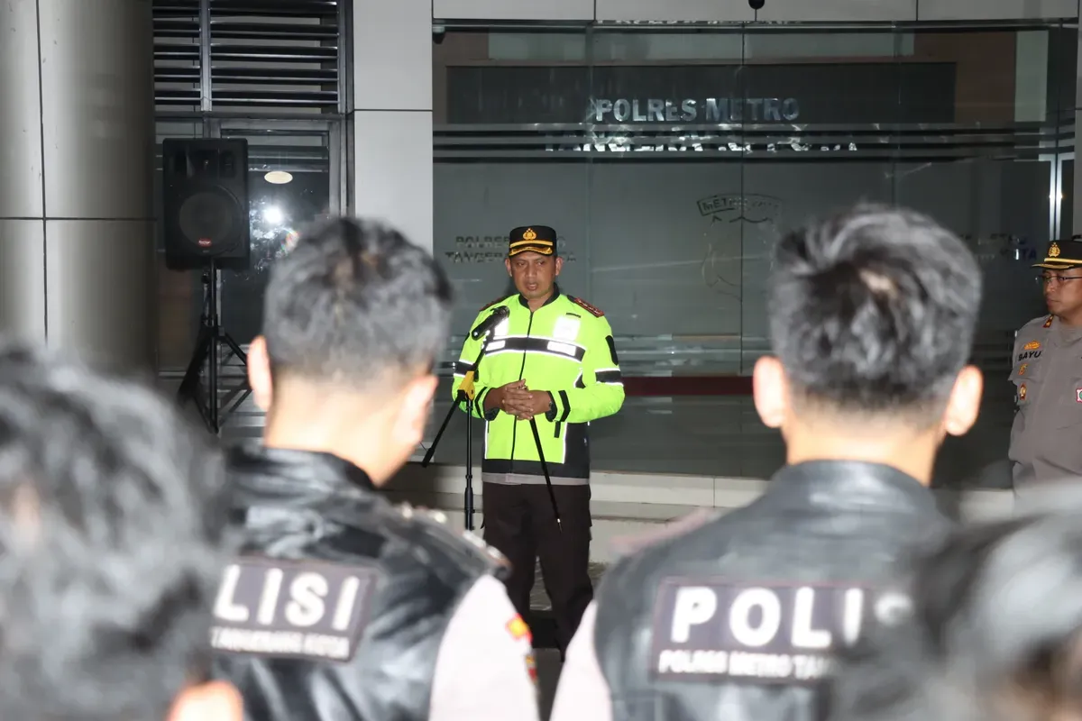 Polres Metro Tangerang Kota melakukan apel malam sebelum gelar patroli Operasi Berantas Jaya 2025 pada Minggu, 11 Mei 2025. (Sumber: Humas Polres Tangerang Kota)