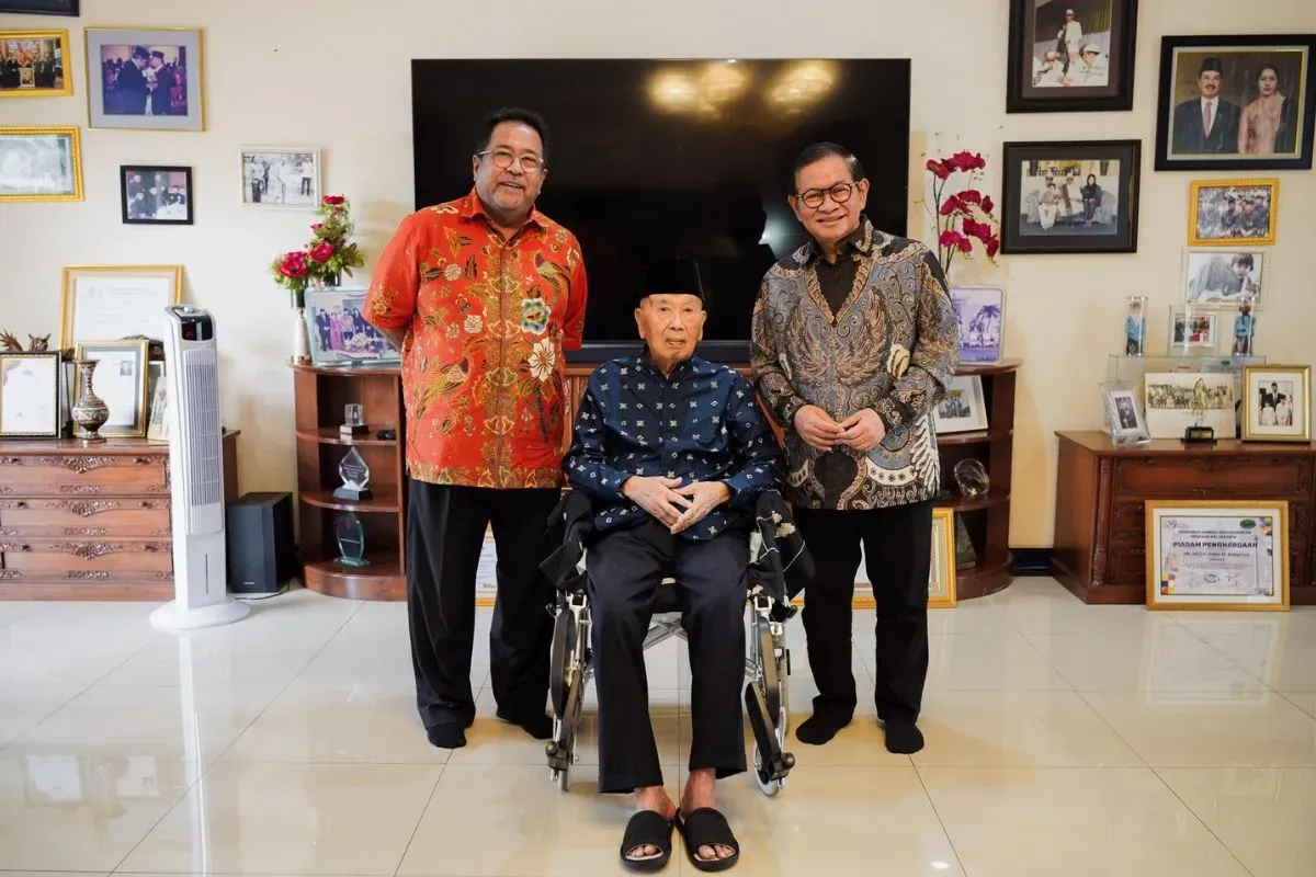 Eddie Mardjoeki Nalapraya tokoh pencak silat Nasional dan sesepuh Betawi (Sumber: X/@pramonoanung)
