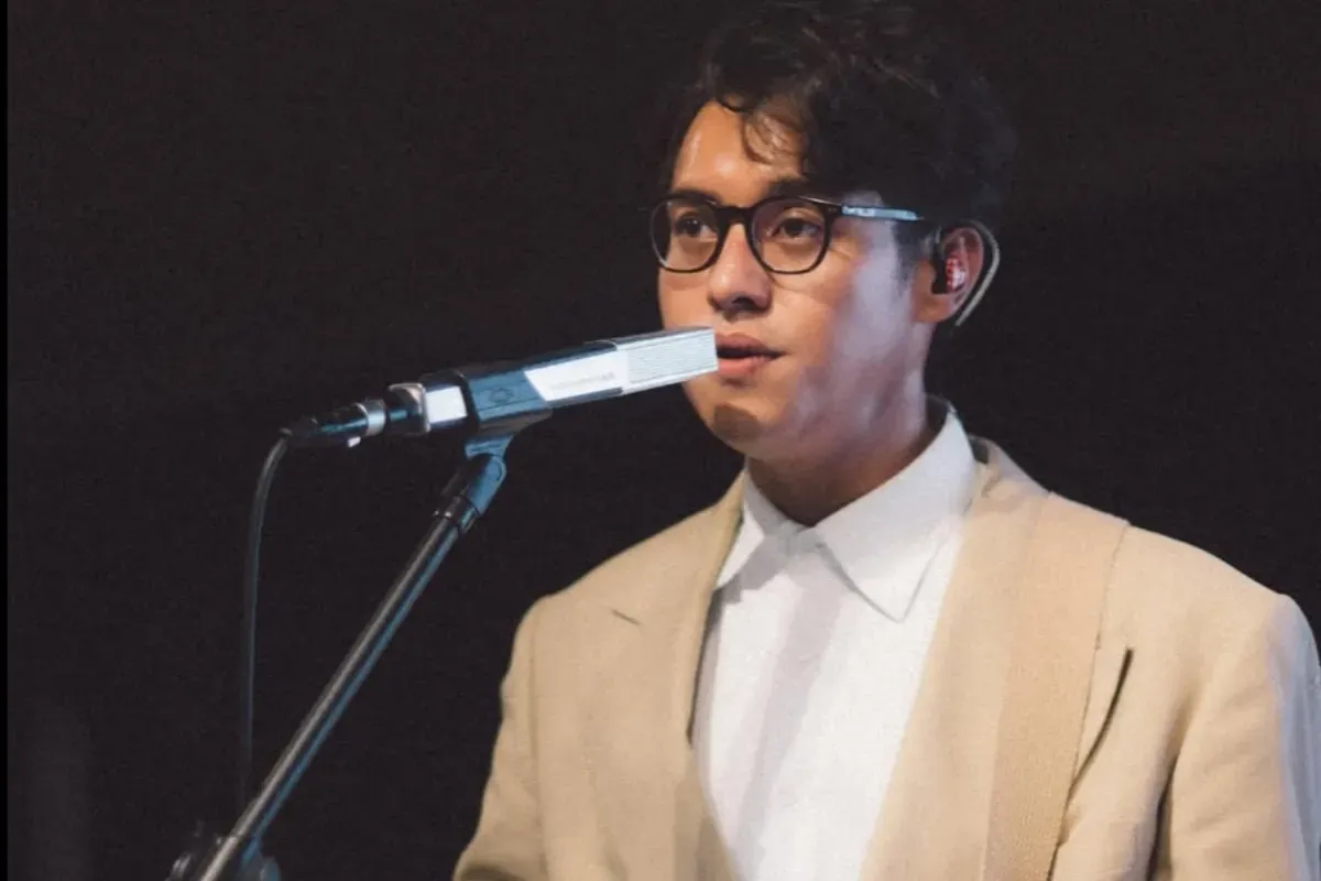 Potret musisi sekaligus aktor, Ardhito Pramono yang mengungkapkan alasan mengapa bercerai dengan Jeanneta Sanfadelia. (Sumber: Instagram/@ardhitopramono)