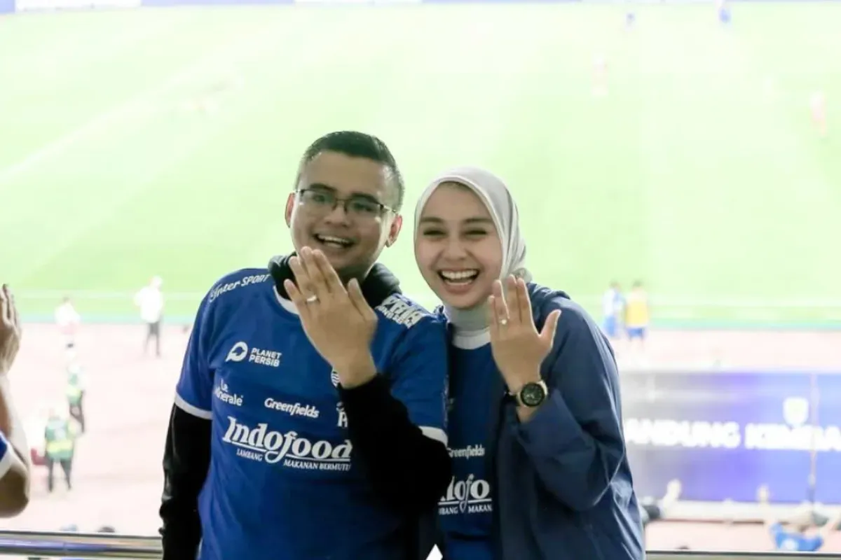Wakil Bupati Garut, Putri Karlina (kanan) dan Anggota DPRD Jabar, Maula Akbar (kiri) yang akan segera menikah. Berikut perbandingan harta kekayaan keduanya. (Sumber: Instagram/@putri.karlina14)