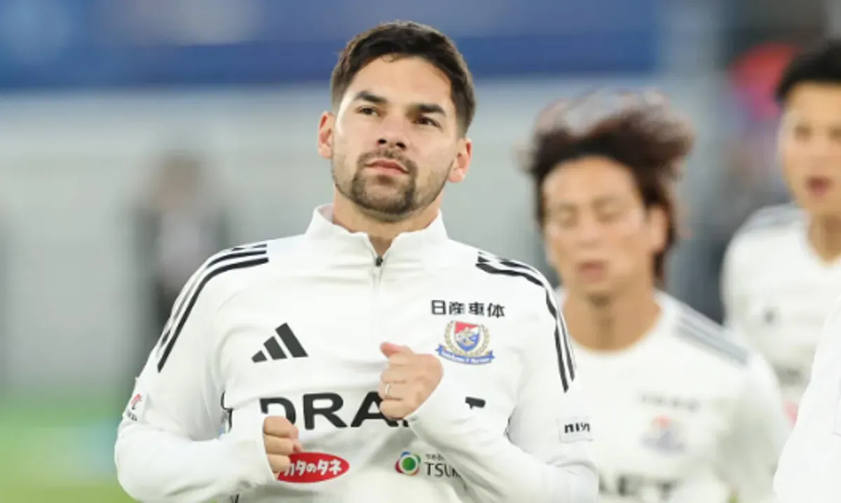 Bek kanan Timnas Indonesia, Sandy Walsh, kembali tidak mendapatkan menit bermain dalam pertandingan Yokohama Marinos vs Kashiwa Reysol. (Sumber: Instagram/@yokohamaf.marinos)