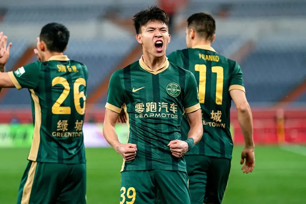 Striker Timnas China, Wang Yudong sedang naik daun di kompetisi Liga Super China 2025. (Sumber: Instagram @zhejianggreentown)