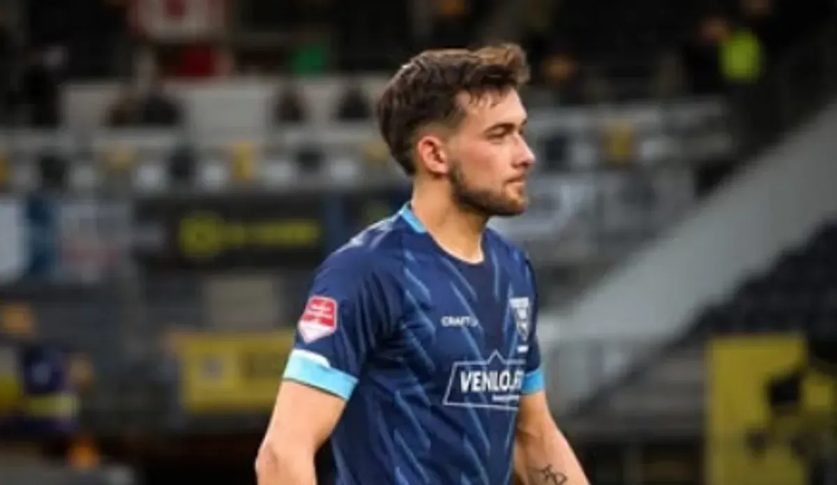 Persib Bandung dikabarkan tengah mengincar striker muda asal Belanda, Dean Zandbergen, untuk memperkuat lini depan mereka di musim Liga 1 2024/2025. (Sumber: Instagram/@deanxzanbergen)