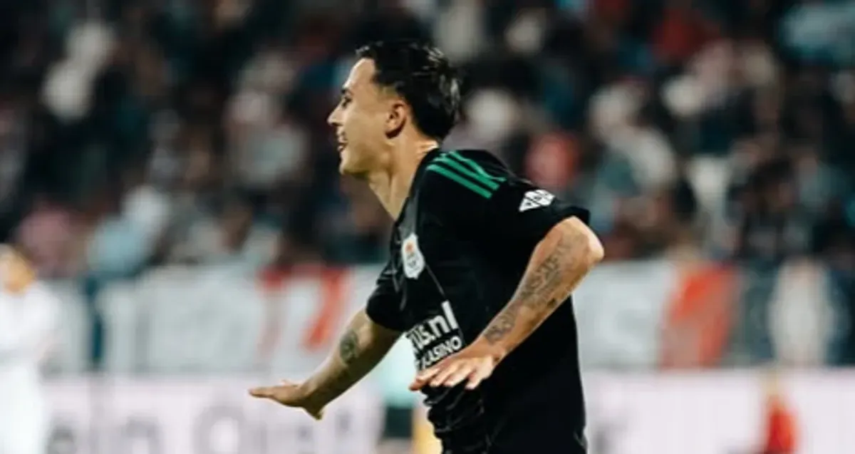 Gelandang berdarah Indonesia, Eliano Reijnders, mencetak gol perdananya musim ini bersama PEC Zwolle atas tuan rumah Willem II, Rabu 14 Mei 2025. (Sumber: Instagram/@eliano.r)
