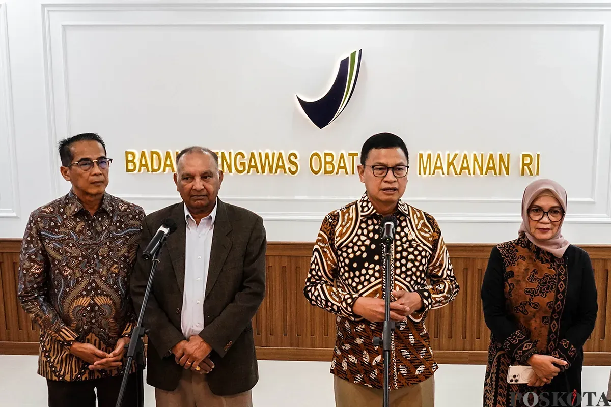 Kepala BPOM Taruna Ikrar dan jajaran menerima kunjungan Tim Gates Foundation yang diwakili Senior CMC Advisor, Vaccine Development Rayasam Prasad di Kantor BPOM, Jakarta, Kamis, 15 Mei 2025. (Sumber: Poskota/Bilal Nugraha Ginanjar)