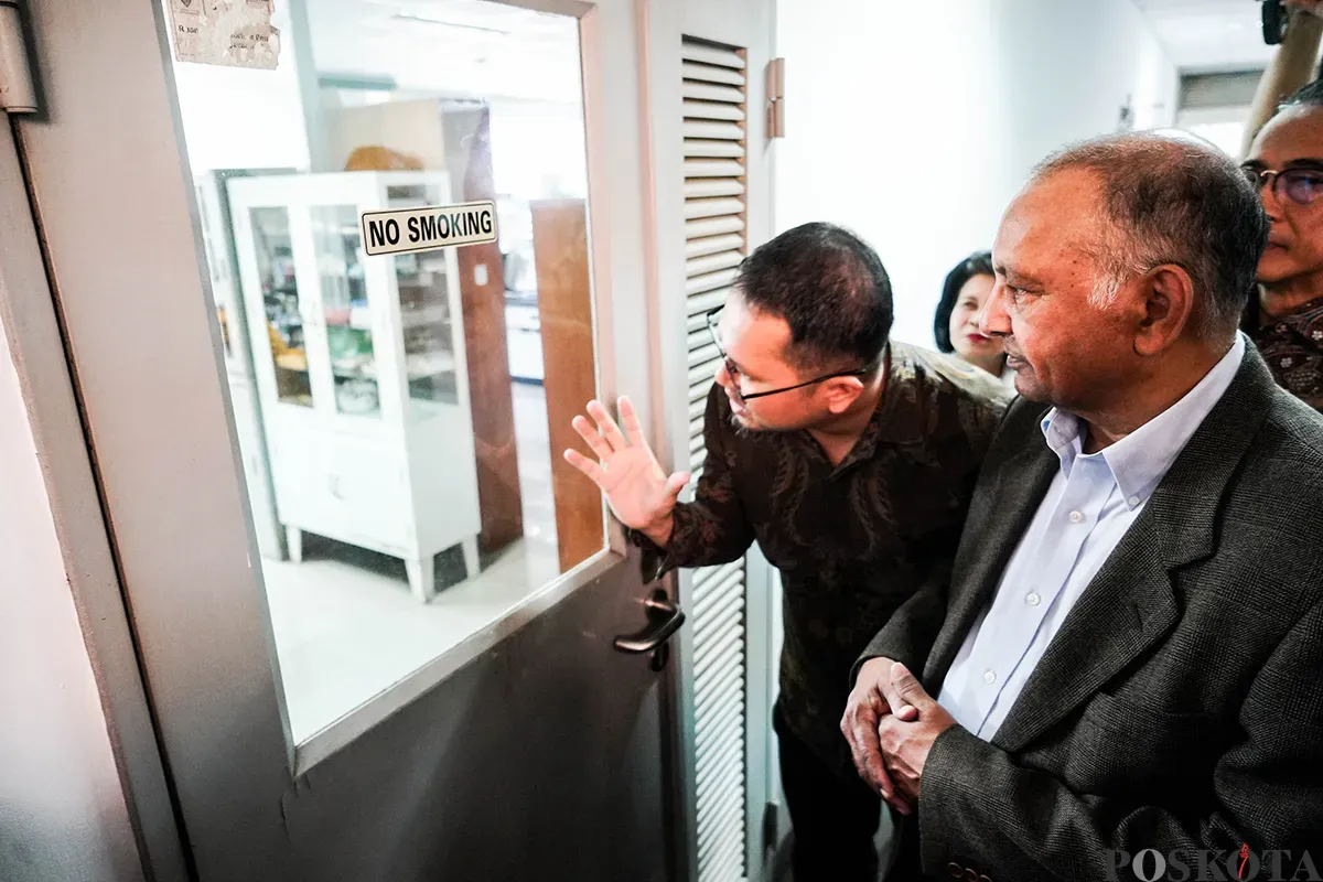 Kepala BPOM Taruna Ikrar dan jajaran menerima kunjungan Tim Gates Foundation yang diwakili Senior CMC Advisor, Vaccine Development Rayasam Prasad di Kantor BPOM, Jakarta, Kamis, 15 Mei 2025. (Sumber: Poskota/Bilal Nugraha Ginanjar)