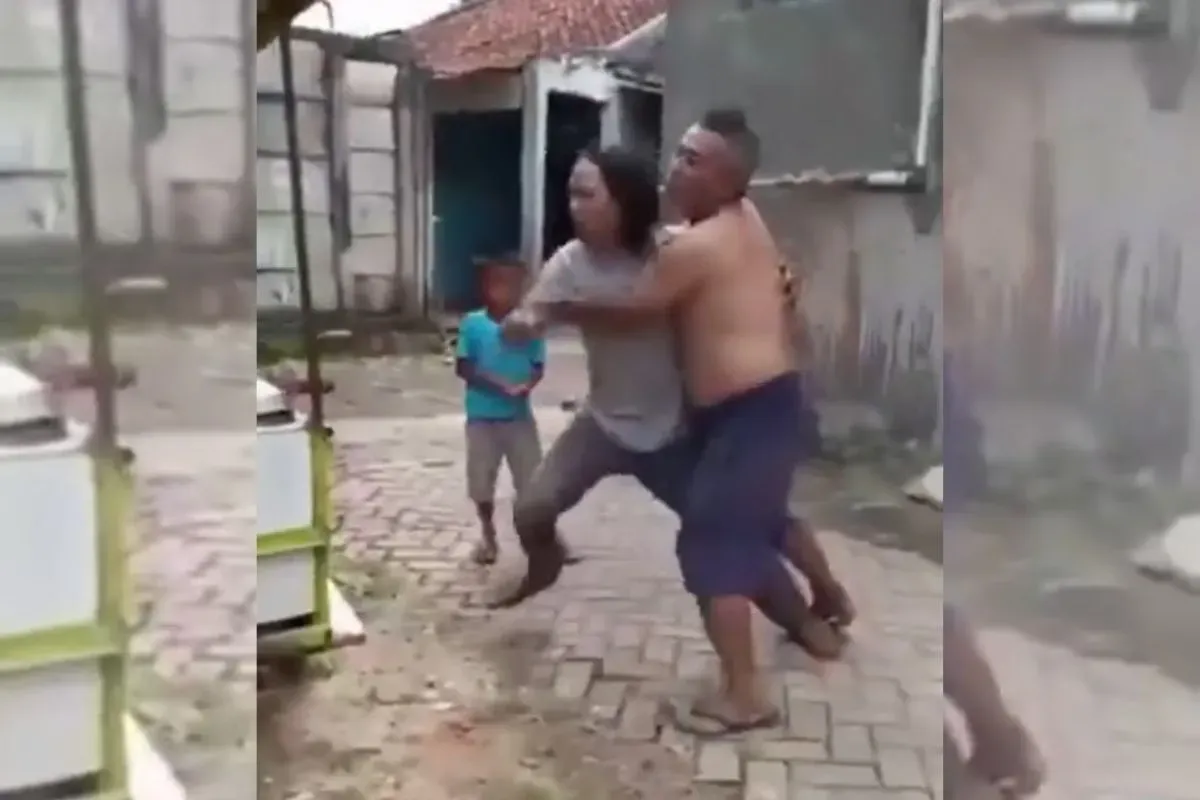 Viral seorang pria di kawasan Jabodetabek mengamuk setelah mendapati anaknya diduga tidak dilayani saat membeli kue pancong. (Sumber: Instagram/@info_jabodetabek)