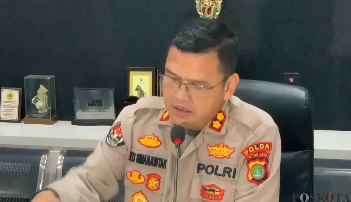 Kepala Sub Bidang Penerangan Masyarakat Polda Metro Jaya AKBP Reonald Simanjuntak, di di Polda Metro Jaya, Jakarta Selatan, Jumat, 16 Mei 2025. (Sumber: Poskota/Ali Mansur)