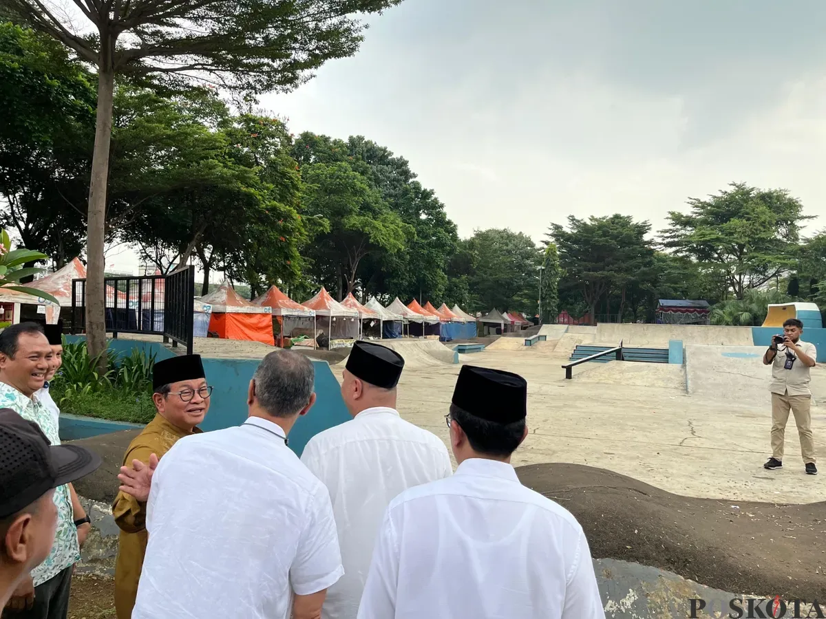 Gubernur Jakarta, Pramono mengunjungi Taman Kalijodo di Tambora, Jakarta Barat, Jumat, 16 Mei 2025. (Sumber: Poskota/Pandi Ramedhan)