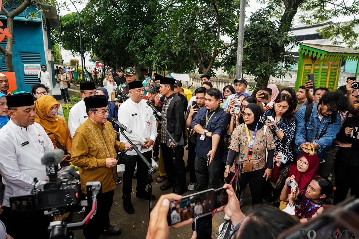 Gubernur Jakarta, Pramono Anung, meninjau Ruang Publik Terpadu Ramah Anak (RPTRA) Kalijodo, Jakarta Barat, Jumat, 16 Mei 2025. (Sumber: Poskota/Bilal Nugraha Ginanjar)