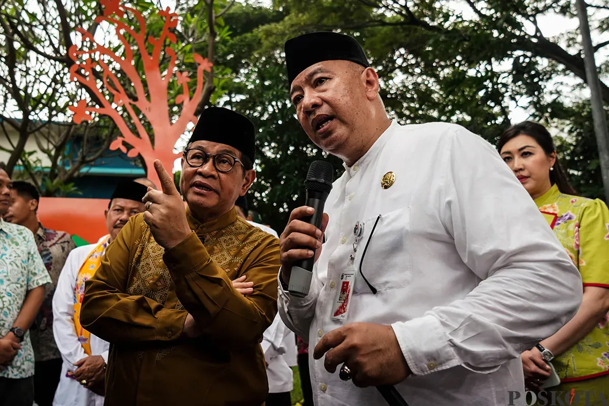 Gubernur Jakarta, Pramono Anung, meninjau Ruang Publik Terpadu Ramah Anak (RPTRA) Kalijodo, Jakarta Barat, Jumat, 16 Mei 2025. (Sumber: Poskota/Bilal Nugraha Ginanjar)