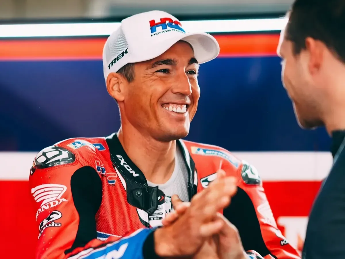 Aleix Espargaro, pembalap sekaligus penguji Honda, menunjukkan keyakinan penuh terhadap potensi tim LCR Honda. (Sumber: @aleixespargaro)