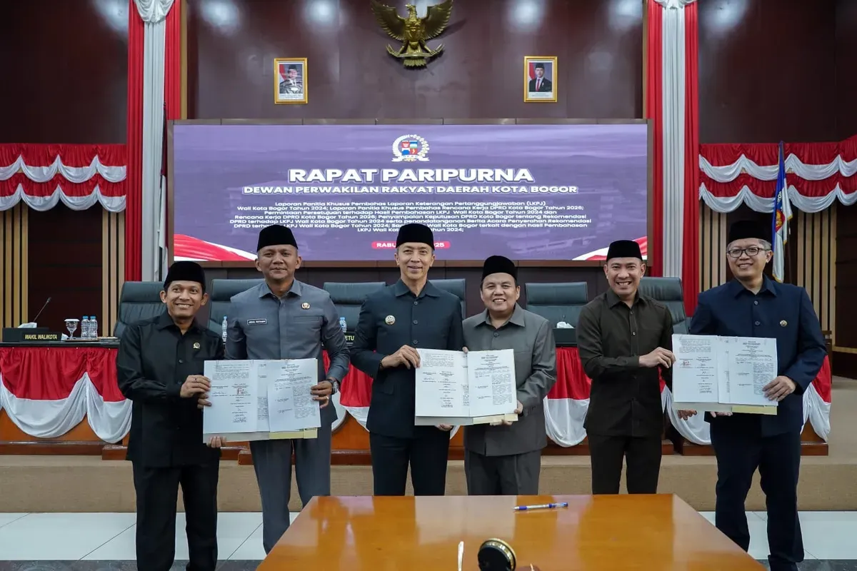 DPRD mengeluarkan rekomendasi terhadap LKPJ Wali Kota Bogor Tahun Anggaran 2024 dalam rapat paripurna, Rabu, 14 Mei 2025, lalu. (Sumber: Istimewa)