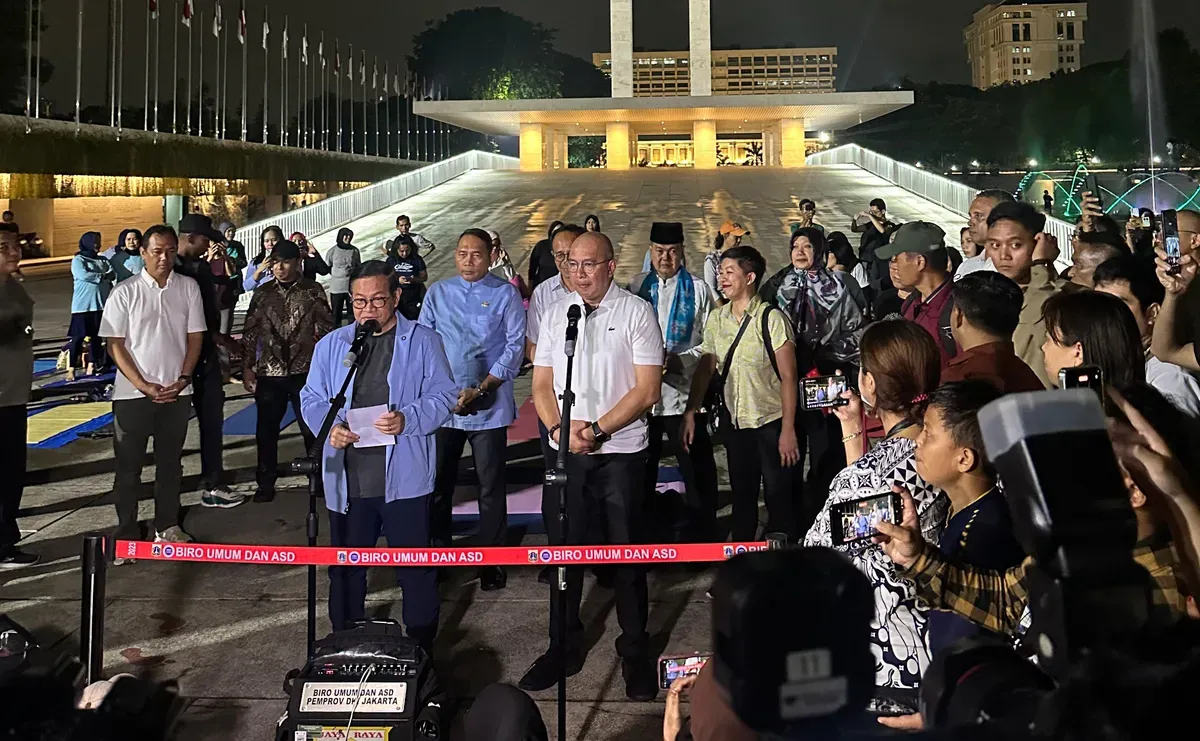 Gubernur Jakarta, Pramono Anung saat meresmikan Taman Lapangan Banteng yang dibuka 24 jam, pada Jumat 16 Mei 2025 malam. (Sumber: Dok. Tim Gubernur)