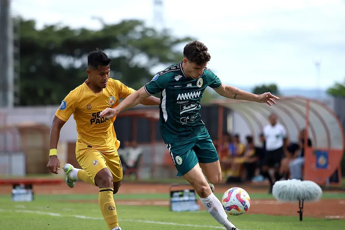 PSS Sleman saat menghadapi Semen Padang di Stadion Sultan Agung, Bantul pada putaran kedua Liga 1 musim 2024-25. (Sumber: pssleman.id)