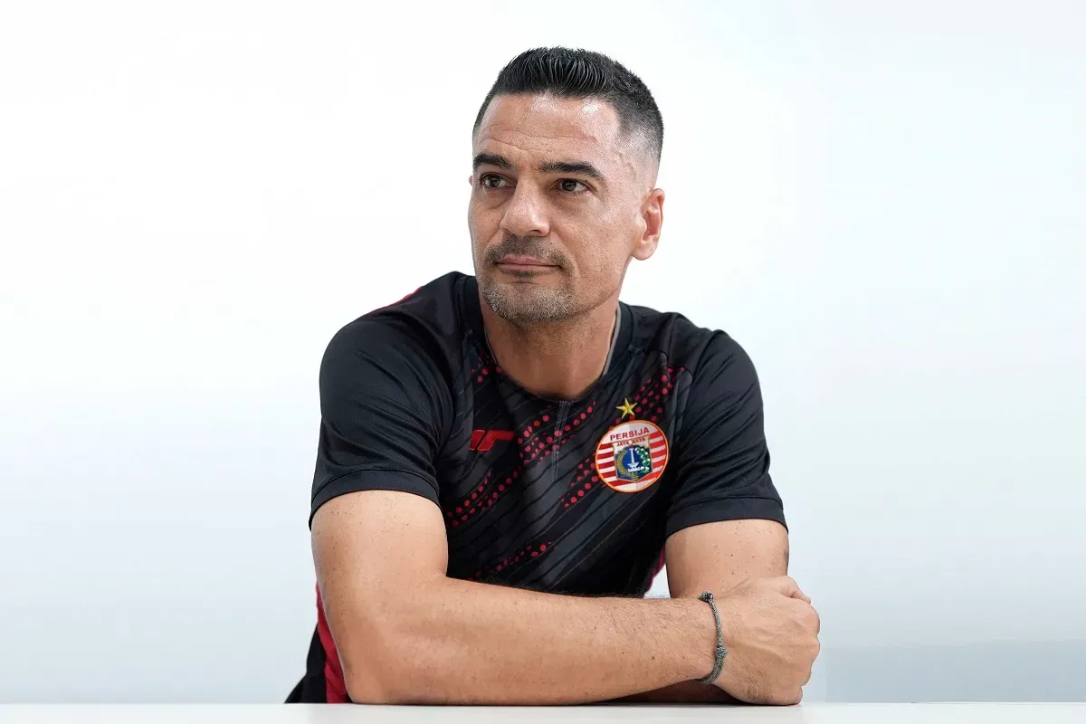 Mantan pelatih Persija Jakarta, Carlos Pena bakal segera diumumkan sebagai juru taktik Persita Tangerang menggantikan Fabio Lefundes. (Foto: persija.id)