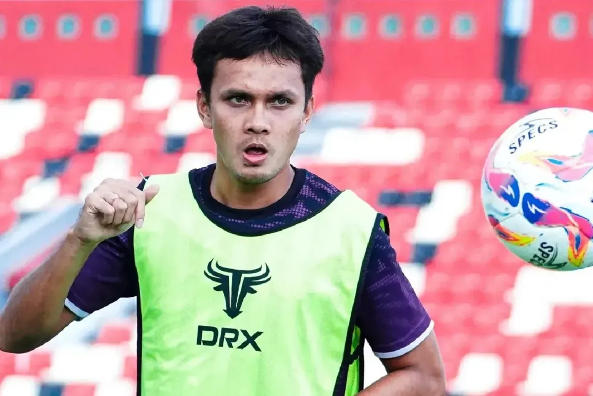 Bek Persik Kediri, Hamra Hehanussa dikabarkan bakal menyusul sang kakak, Rezaldi Hehanussa gabung ke Persib Bandung. (Foto: Instagram/@persikfcofficial)