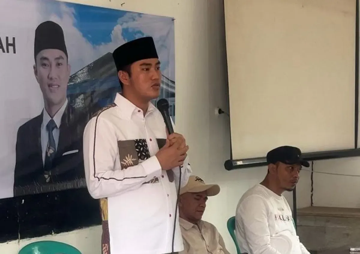 Anggota Komisi IV DPRD Provinsi Jawa Barat, Abdul Karim, saat sosialisasi Perda No.4 Tahun 2018 tentang Penyusunan Pergub Perlindungan dan Pemberdayaan Petani di Desa Sukamaju, Kecamatan Pagelaran, Kabupaten Cianjur. (Sumber: Dok. Pribadi)