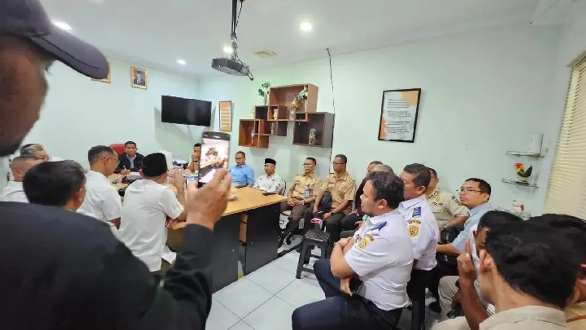 Komisi III DPRD Kabupaten Bogor saat inspeksi mendadak ke lokasi perusahaan yang berada di wilayah Kecamatan Gunungsindur. (Sumber: Dok. DPRD Kabupaten Bogor)